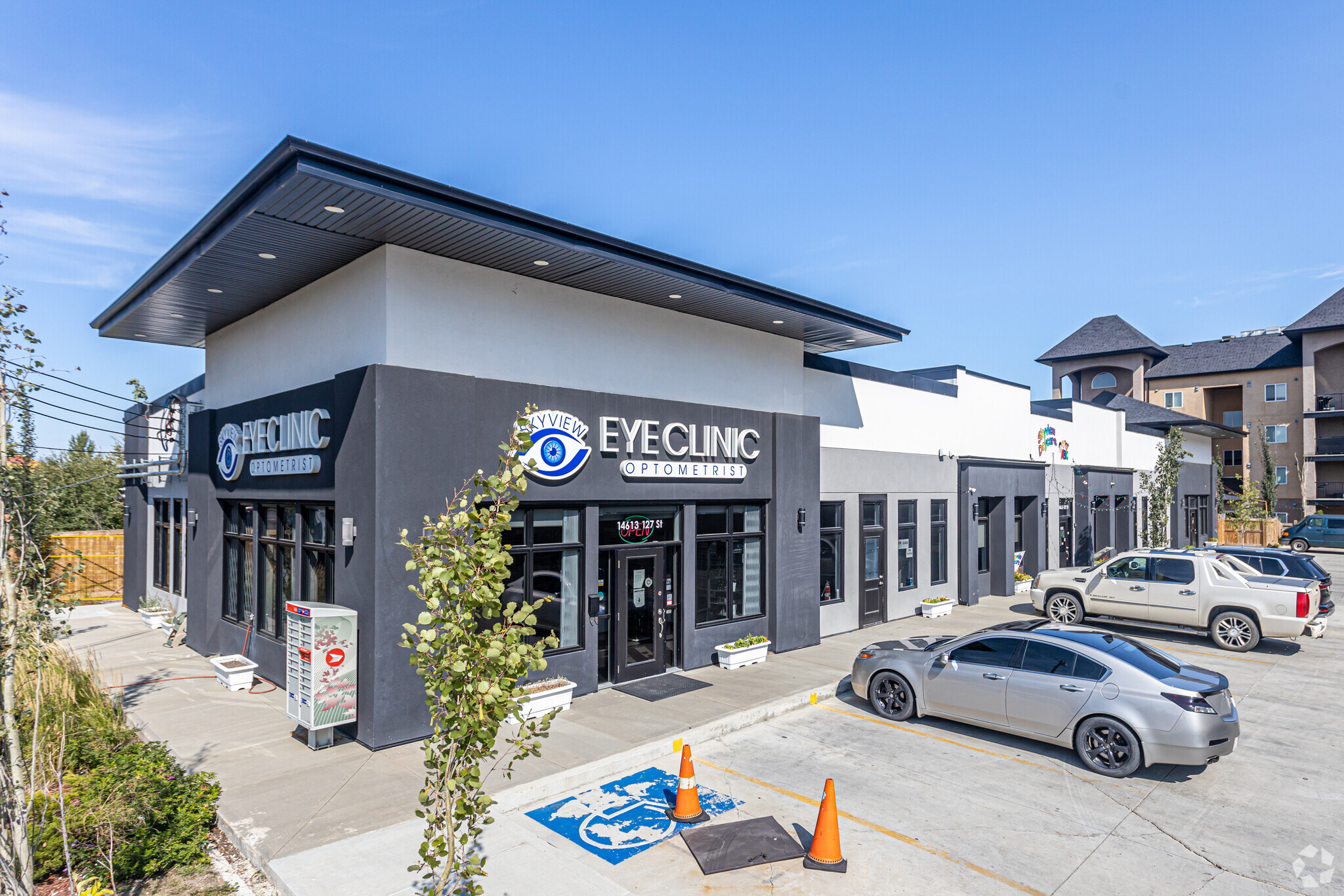 14605 127th St NW, Edmonton, AB for sale Primary Photo- Image 1 of 1