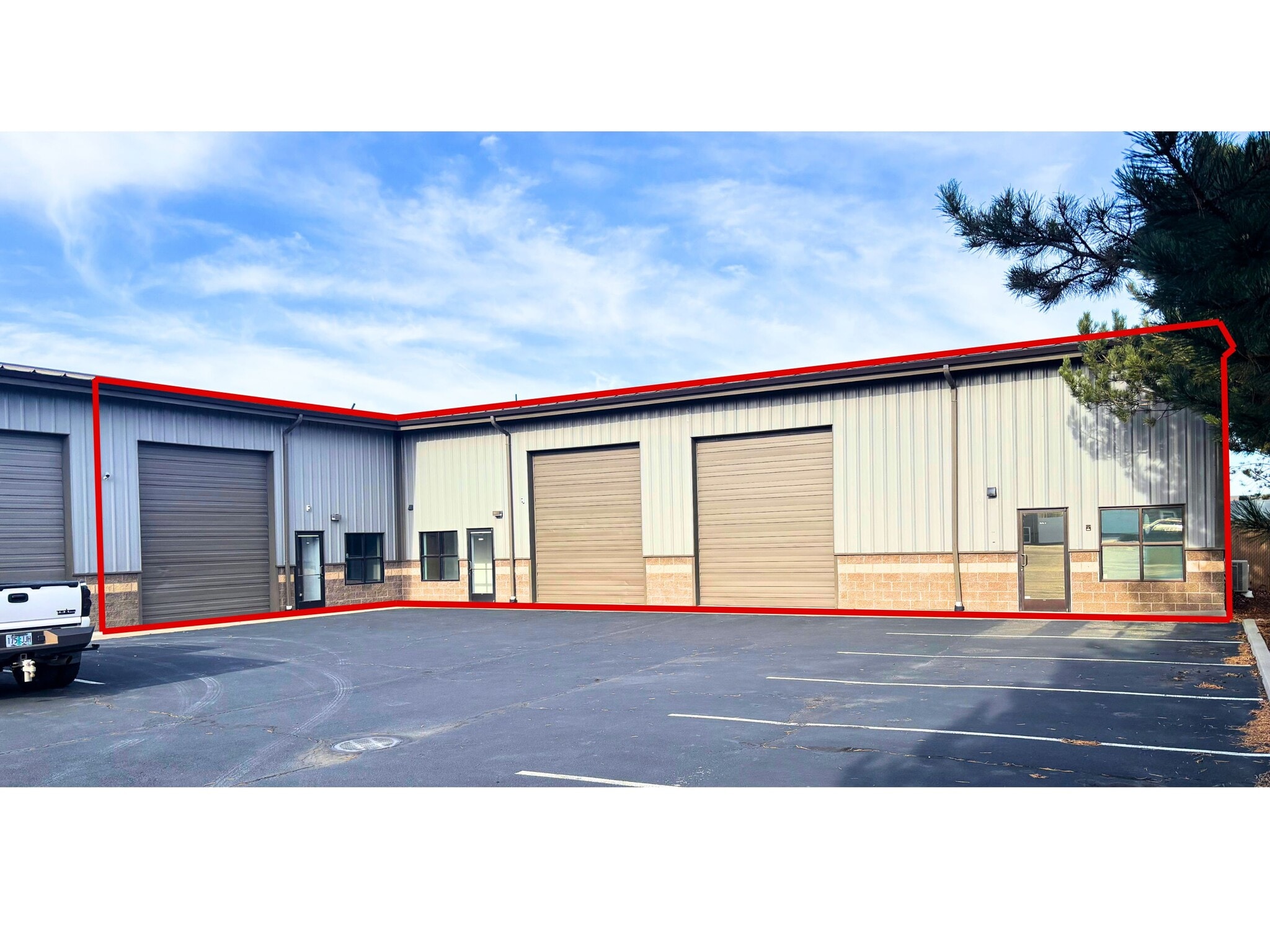 20744 High Desert Ct, Bend, OR for lease Primary Photo- Image 1 of 12