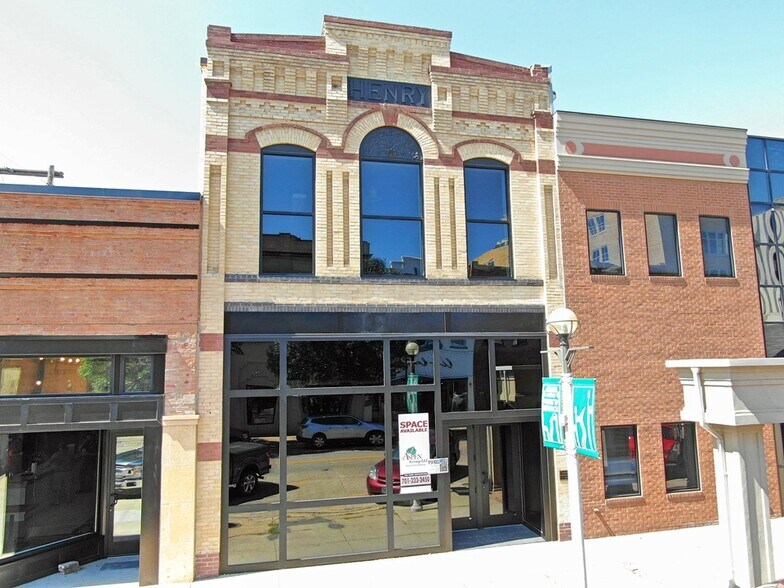 114 N 4th St, Bismarck, ND à louer - Photo du bâtiment - Image 1 de 1