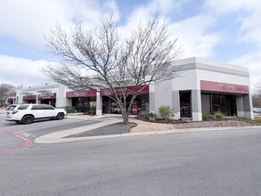 8666 Huebner Rd, San Antonio, TX for lease Interior Photo- Image 2 of 4