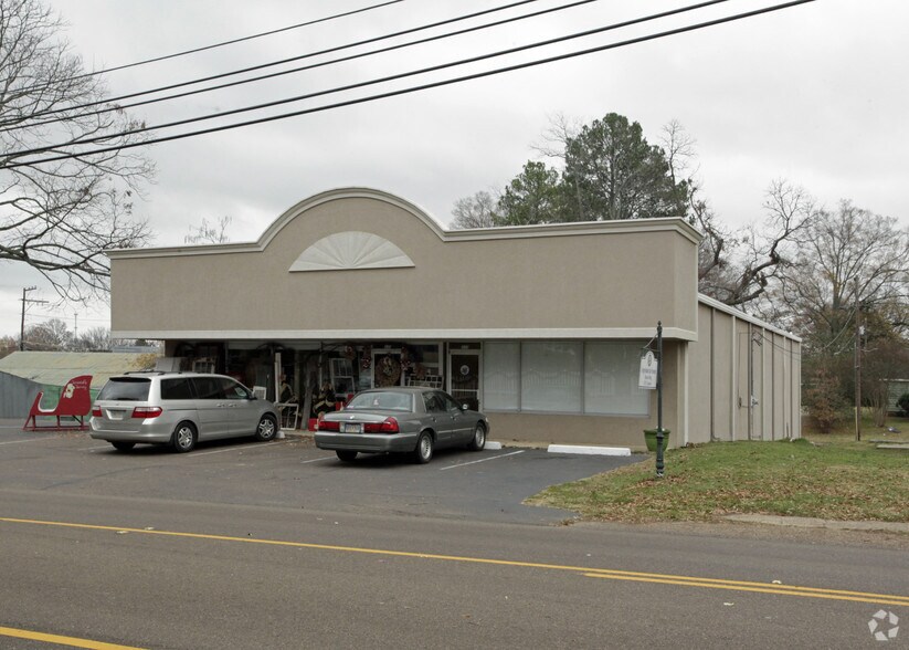 133-135 Commerce St, Hernando, MS for lease - Building Photo - Image 2 of 2