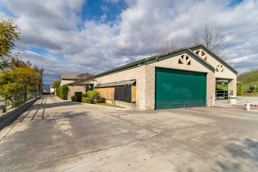 1600 Stoner Creek Rd, City of Industry, CA à louer - Photo du bâtiment - Image 2 de 14