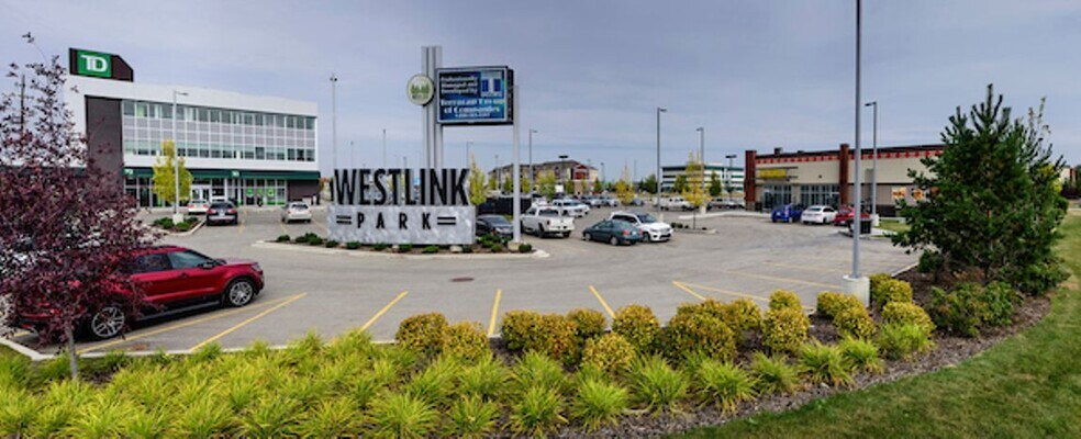 16904-16952 107th Ave NW, Edmonton, AB à louer - Photo du bâtiment - Image 2 de 6