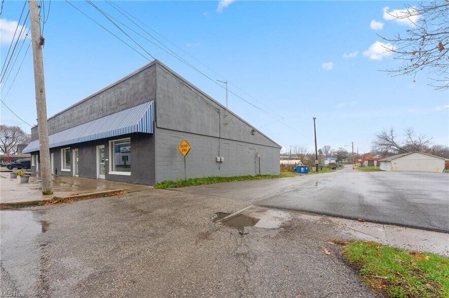 111-119 Jennings Ave, Salem, OH à louer - Photo du bâtiment - Image 3 de 4