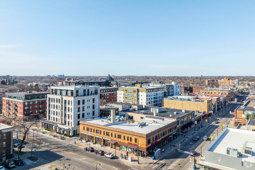 1432 W 31st St, Minneapolis, MN à louer - Photo du bâtiment - Image 3 de 16