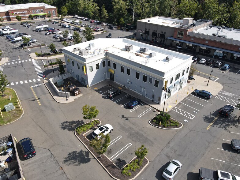 1825 Farmington Ave, Unionville, CT à louer - Aérien - Image 3 de 4