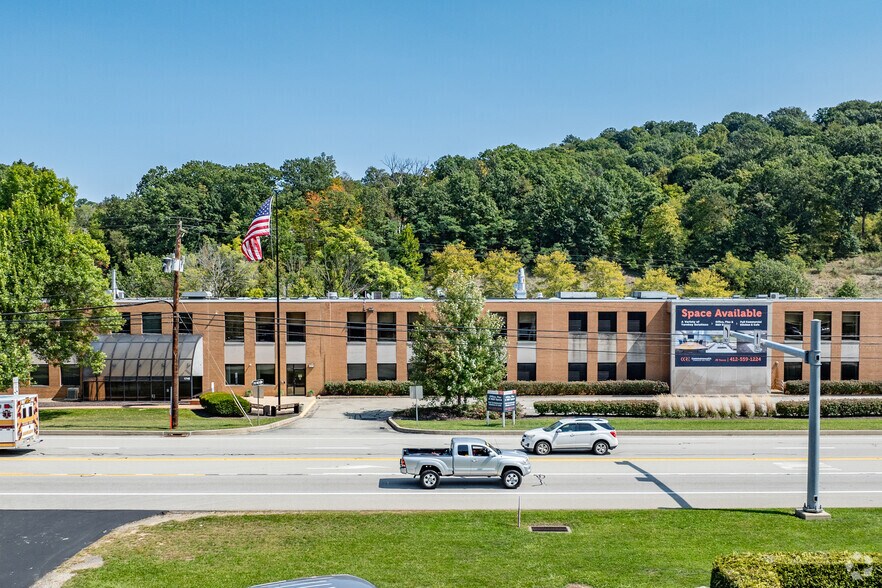 1740 Golden Mile Hwy, Monroeville, PA à louer - Photo du bâtiment - Image 3 de 34