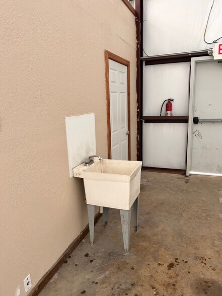 19638 Dunbar Ave, Humble, TX à louer - Photo du bâtiment - Image 3 de 6