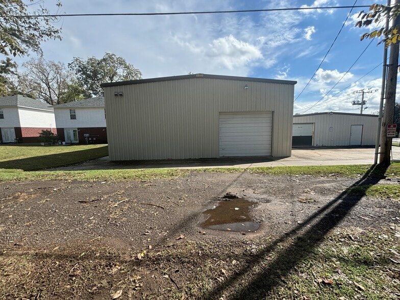 403 Vine St, Van Buren, AR for lease - Interior Photo - Image 3 of 10