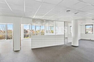 Office in Marseille for lease Interior Photo- Image 1 of 10