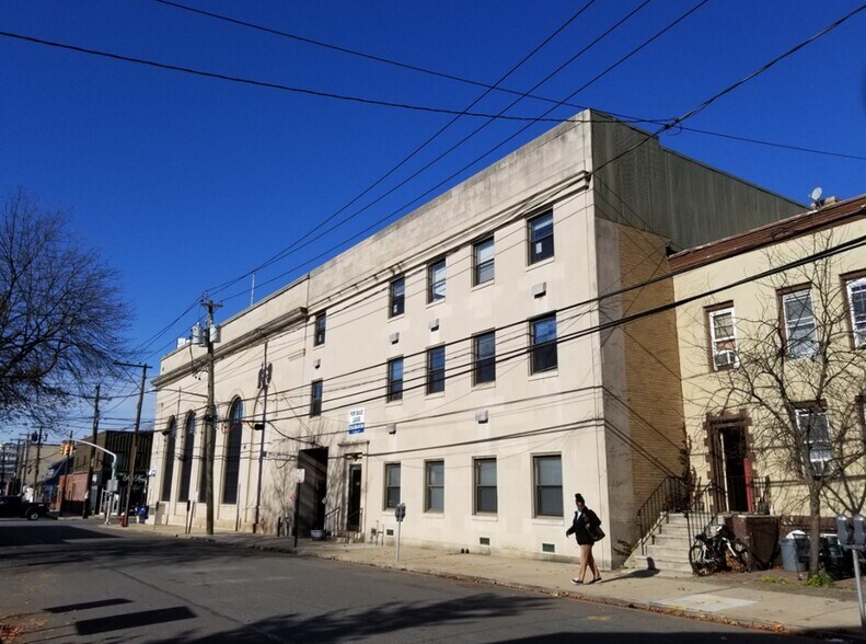 11 E Hawthorne Ave, Valley Stream, NY for lease - Building Photo - Image 1 of 4