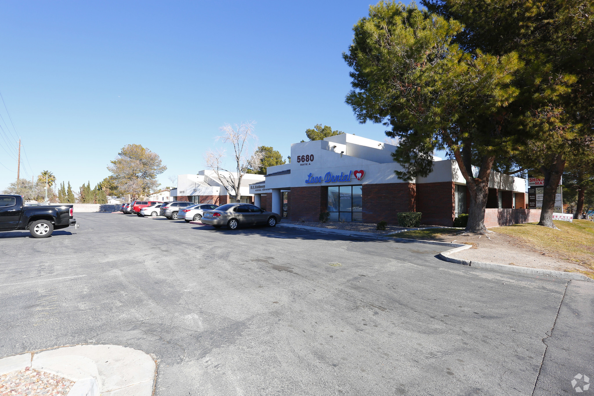 5650-5680 W Flamingo Rd, Las Vegas, NV for sale Primary Photo- Image 1 of 1