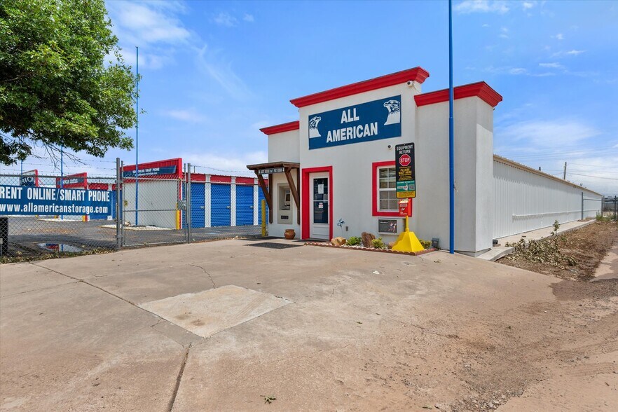 5839 49th St, Lubbock, TX à vendre - Photo du bâtiment - Image 1 de 5