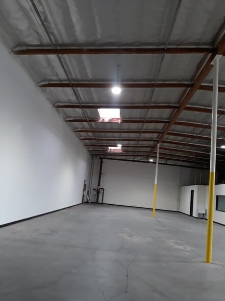 13933 Magnolia Ave, Chino, CA for lease - Building Photo - Image 2 of 12