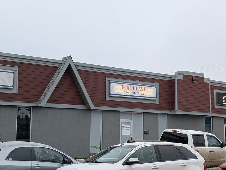 8312-8314 Fraser Av, Fort McMurray, AB à louer - Photo du bâtiment - Image 3 de 14