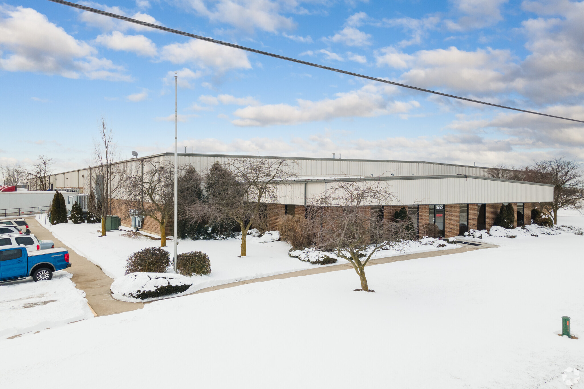 3925 Airport Expy, Fort Wayne, IN for sale Primary Photo- Image 1 of 1