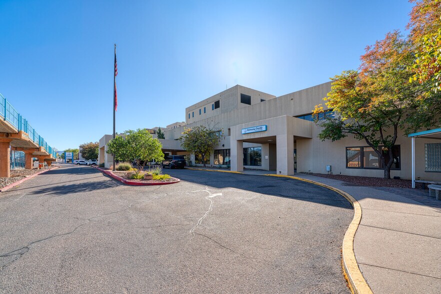 5400 Gibson Blvd SE, Albuquerque, NM à louer - Photo du bâtiment - Image 3 de 16