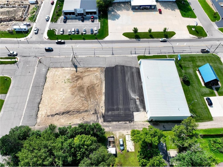 206 N Nokomis St, Alexandria, MN à vendre - Photo du bâtiment - Image 2 de 4