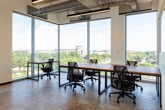 7250 N Dallas Pky, Plano, TX à louer Photo intérieure- Image 1 de 5