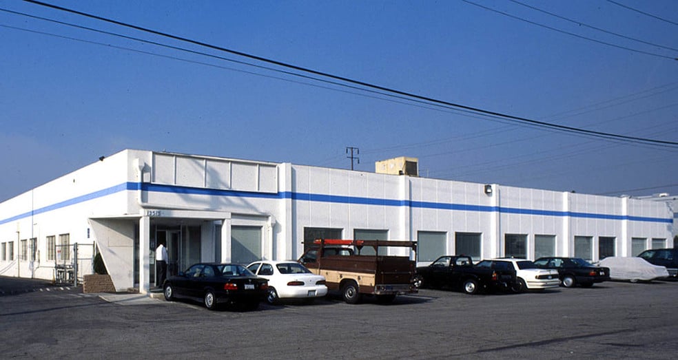 12506 Chadron Ave, Hawthorne, CA for lease - Building Photo - Image 2 of 4