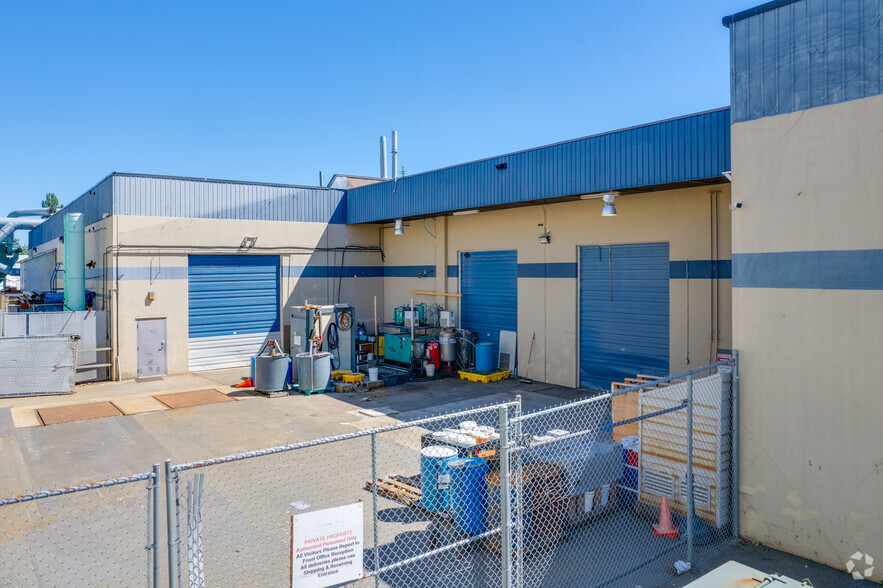 11620 Horseshoe Way, Richmond, BC for lease - Building Photo - Image 2 of 4