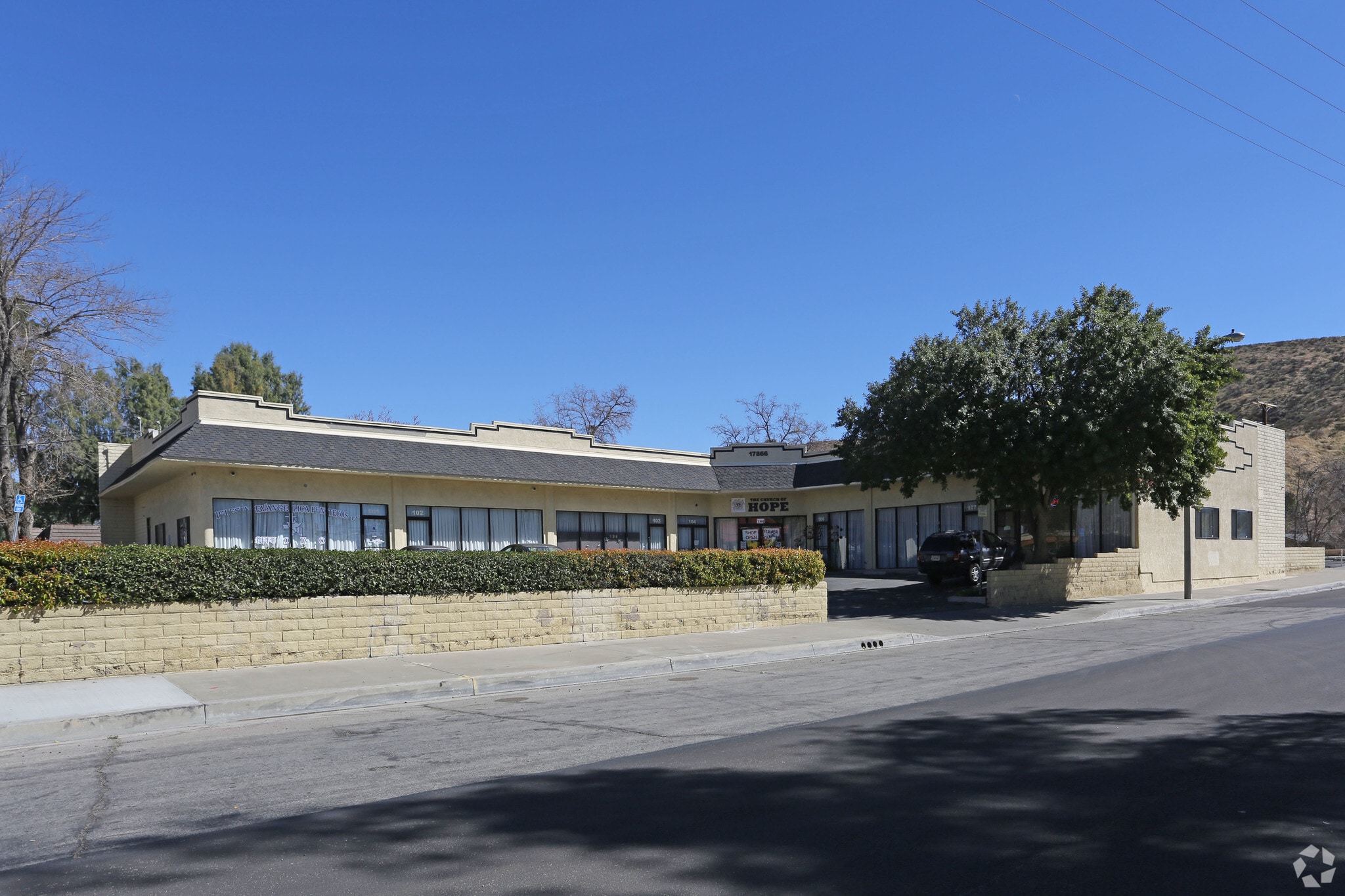 17866 Sierra Hwy, Santa Clarita, CA for lease Primary Photo- Image 1 of 13
