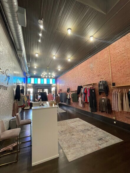 126 N 8th St, Midlothian, TX à louer - Photo du bâtiment - Image 2 de 16