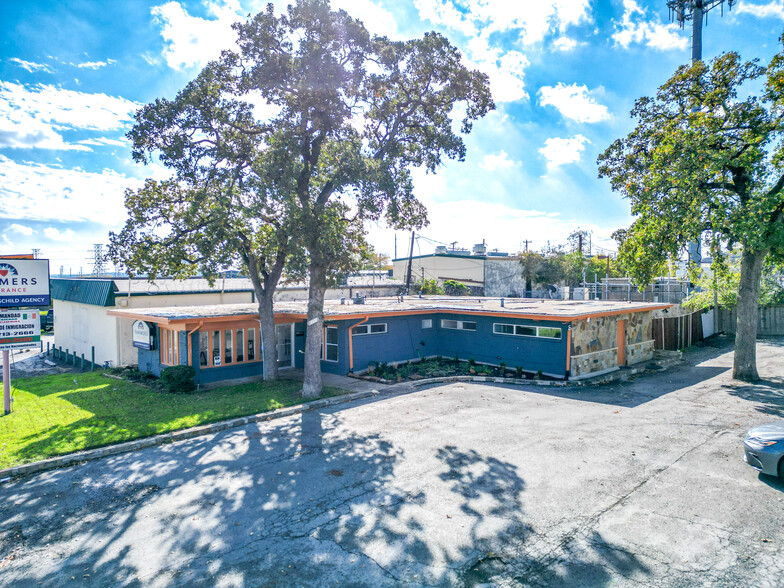 6050 E Lancaster Ave, Fort Worth, TX for sale - Building Photo - Image 1 of 8