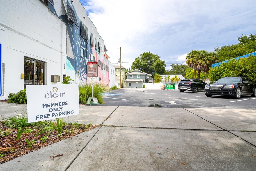 2529 Central Ave, Saint Petersburg, FL for lease - Building Photo - Image 2 of 61