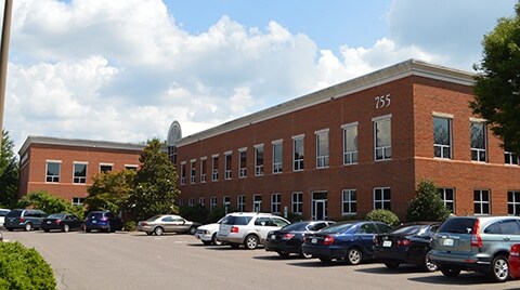 755 Highland Oaks Dr, Winston-Salem, NC à louer - Photo du bâtiment - Image 2 de 2