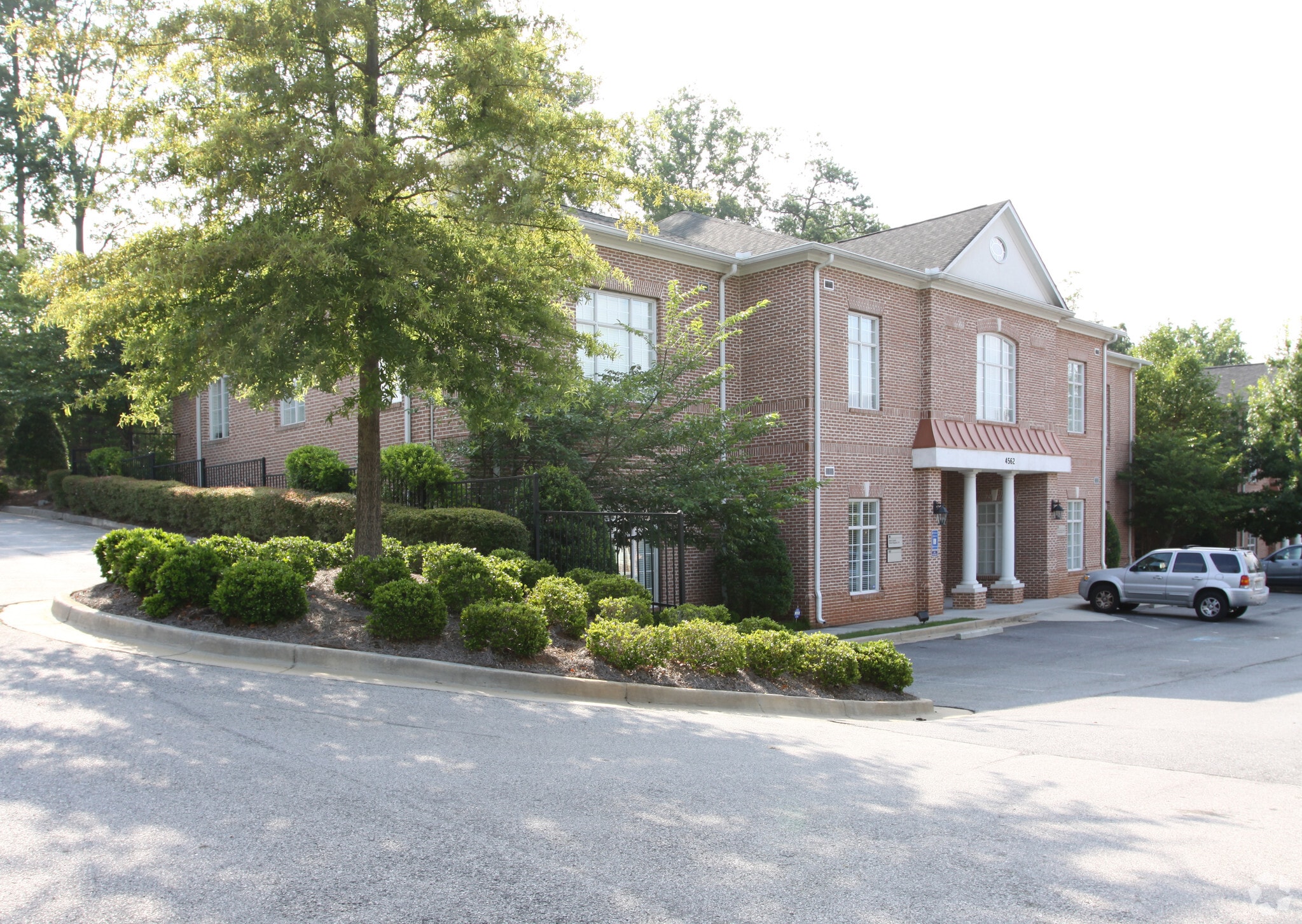 4562 Lawrenceville Hwy, Lilburn, GA for lease Primary Photo- Image 1 of 15