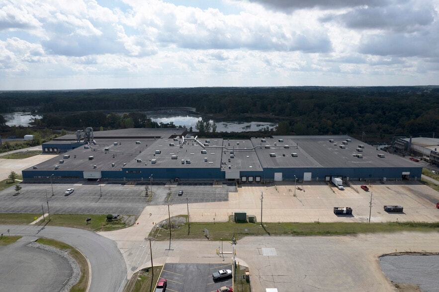 2500 Marion Dr, Kendallville, IN for lease - Primary Photo - Image 1 of 5