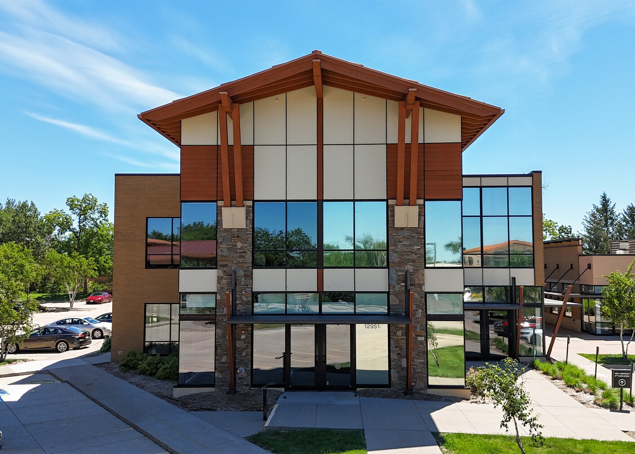 12951 University Ave, Clive, IA à louer Photo du bâtiment- Image 1 de 8
