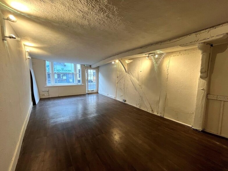 1-3 High St, Maldon for lease - Interior Photo - Image 2 of 8