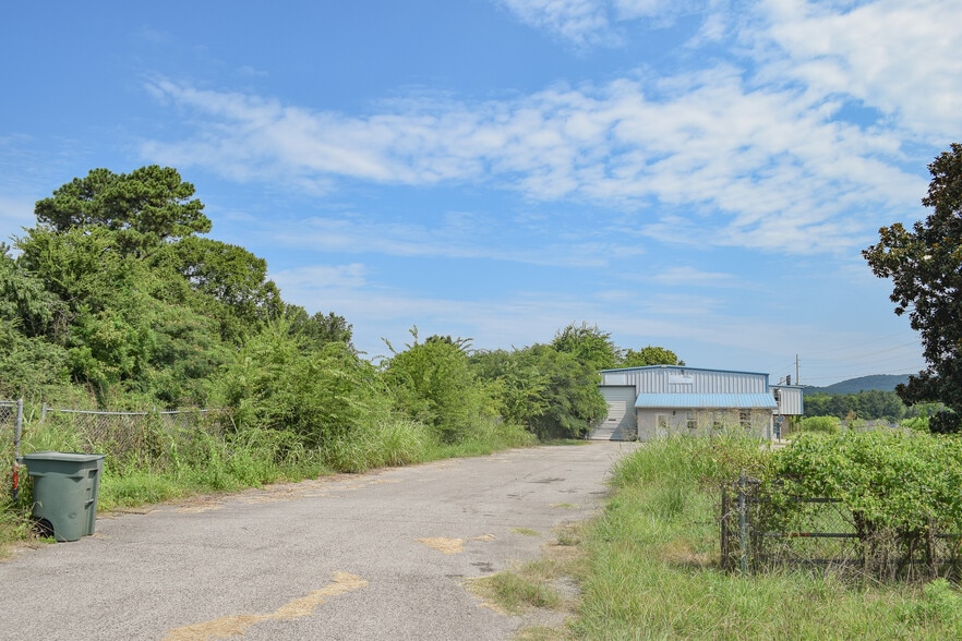 256 Wilson Mann Rd, Owens Cross Roads, AL for sale - Building Photo - Image 1 of 4