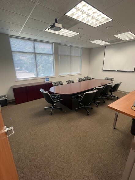 5625 Schumacher Ln, Houston, TX for lease - Building Photo - Image 3 of 10