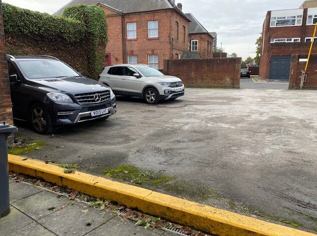 2 Lady Bank, Tamworth à vendre - Photo du bâtiment - Image 3 de 3