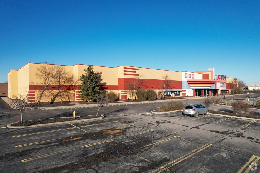 525 Marketplace Dr, Henrietta, NY for lease - Building Photo - Image 1 of 4