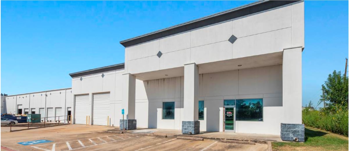 5400 W Sam Houston Pky N, Houston, TX for lease Building Photo- Image 1 of 5