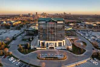 100 Milverton Dr, Mississauga, ON - AÉRIEN  Vue de la carte