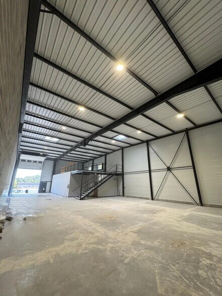 Flex dans Gardanne à louer - Photo du bâtiment - Image 1 de 4