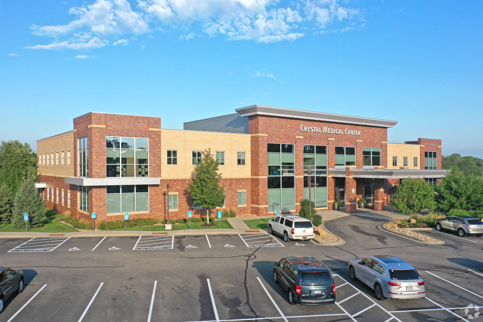 5700 Bottineau Blvd, Crystal, MN for lease Primary Photo- Image 1 of 2