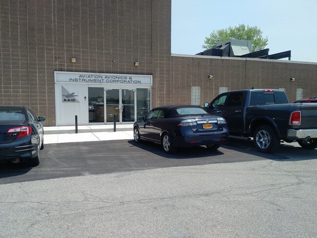 Plus de détails pour 210 Hanse Ave, Freeport, NY - Industriel à louer