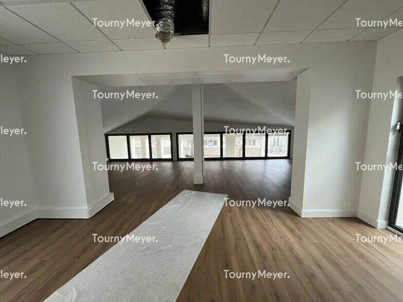 Bureau dans Bordeaux à louer - Photo du bâtiment - Image 3 de 9