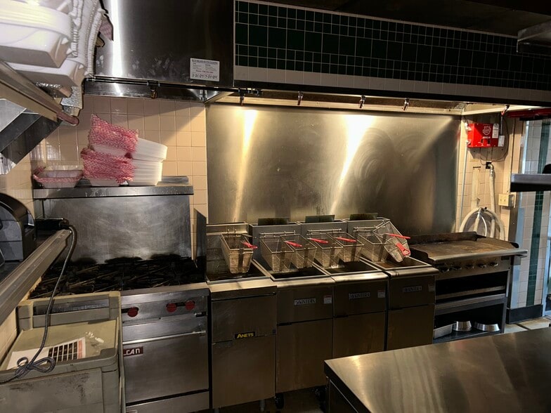 13325 Olde Western Ave, Blue Island, IL à vendre - Photo du bâtiment - Image 2 de 38