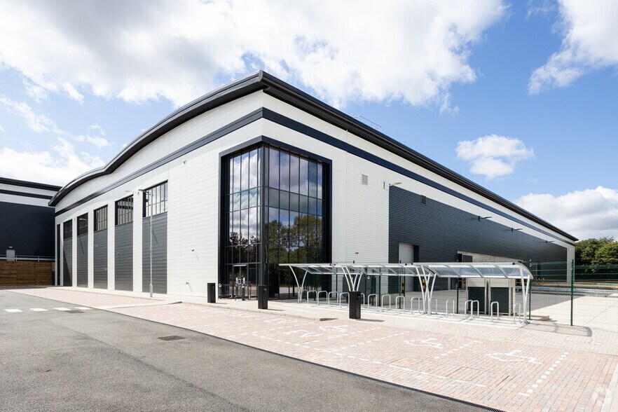 Jays Close, Basingstoke à louer - Photo du bâtiment - Image 3 de 34