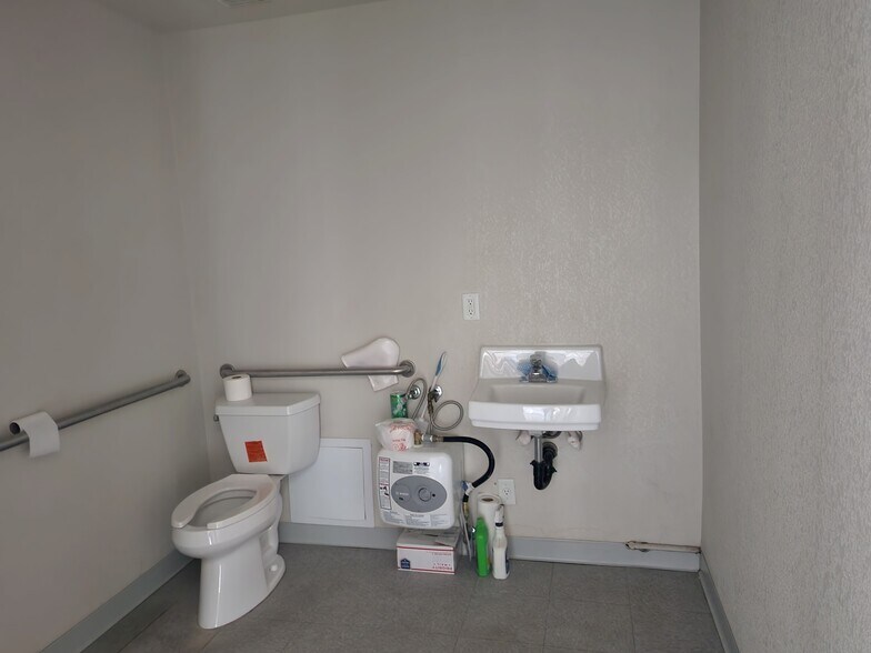 21 Cygnet Dr, Mound House, NV à louer - Photo intérieure - Image 2 de 14