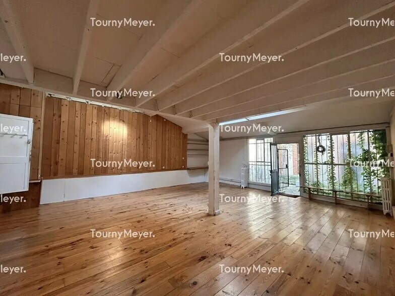 Office in Toulouse for lease - Building Photo - Image 1 of 5