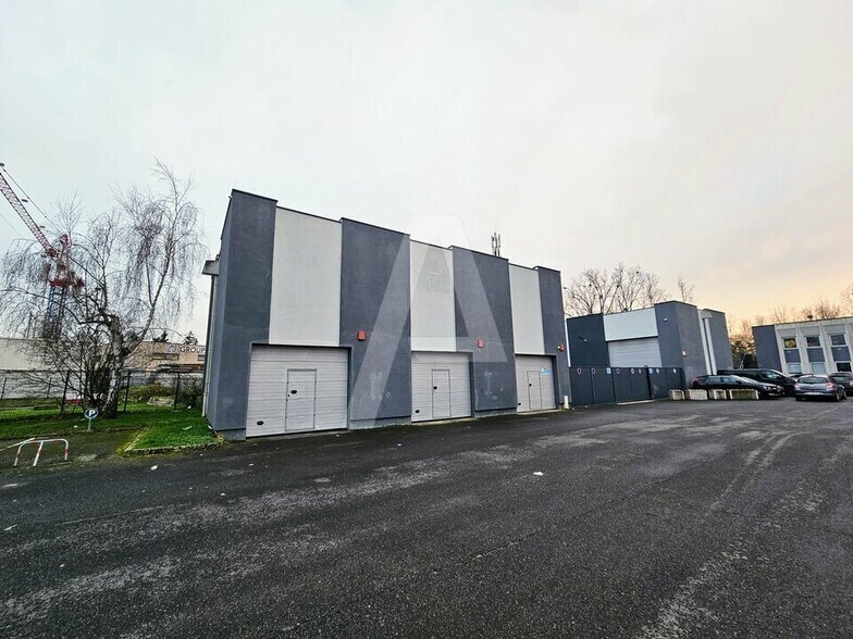 6 Rue Maryse Bastié, Évry-Courcouronnes à vendre - Photo du bâtiment - Image 1 de 8