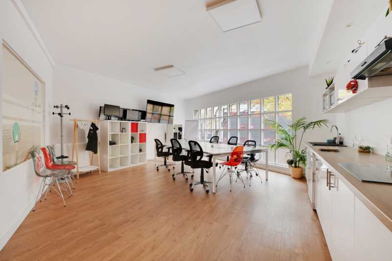 Office in Paris for sale - Interior Photo - Image 1 of 7